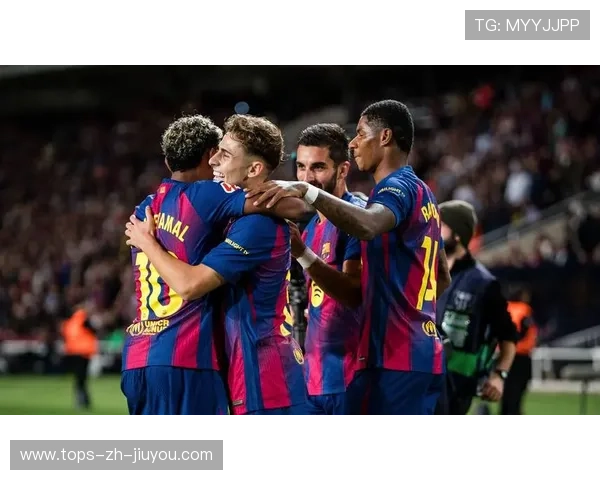 巴萨中路穿插配合流畅，佩德里抢点再下一城